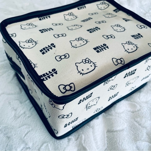 Sanrio Hello Kitty Square Tote Bag - Excellent Condition. - Picture 7 of 12